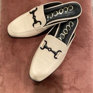 Ccocci cream slides. Size 7. NWOT